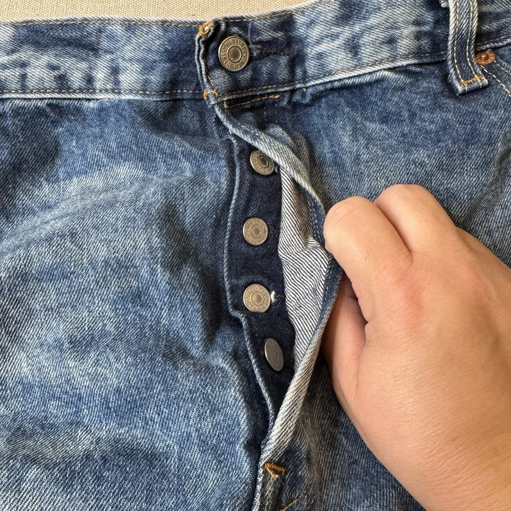 VTG Levis 501 Men's Acid Wash Distressed‎ Jeans Button Fly Size 42 x 30